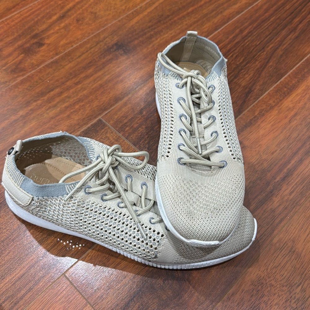 Nurture by Lamaze Mesh Lightweight Sneakers Size 8.5